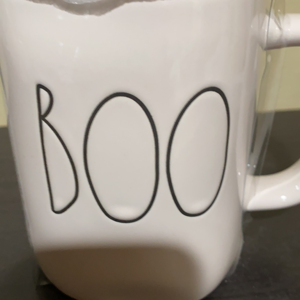 New Rae Dunn ceramic Boo mug with ghost topper - Picture 2 of 3